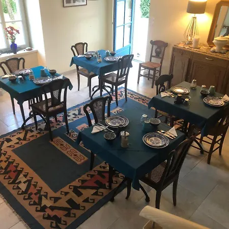 Le Clos De Lisa Bed & Breakfast